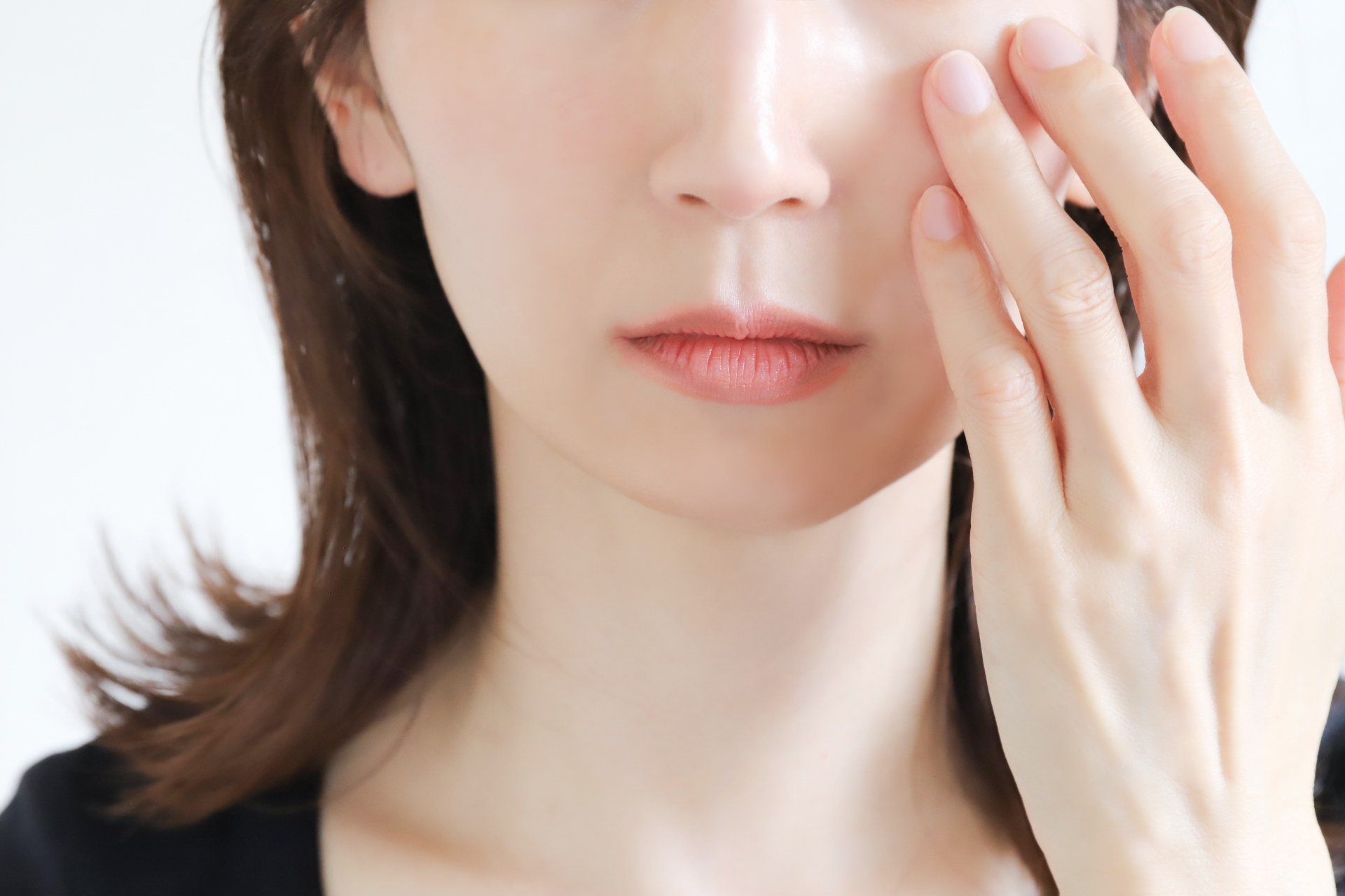 乾燥を気にする女性